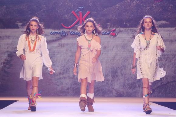 Asian Kids Fashion Show 2017, BST Tropical Breeze, KK Children, Thời trang nhí