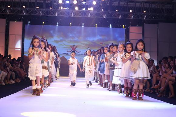 Asian Kids Fashion Show 2017, BST Tropical Breeze, KK Children, Thời trang nhí