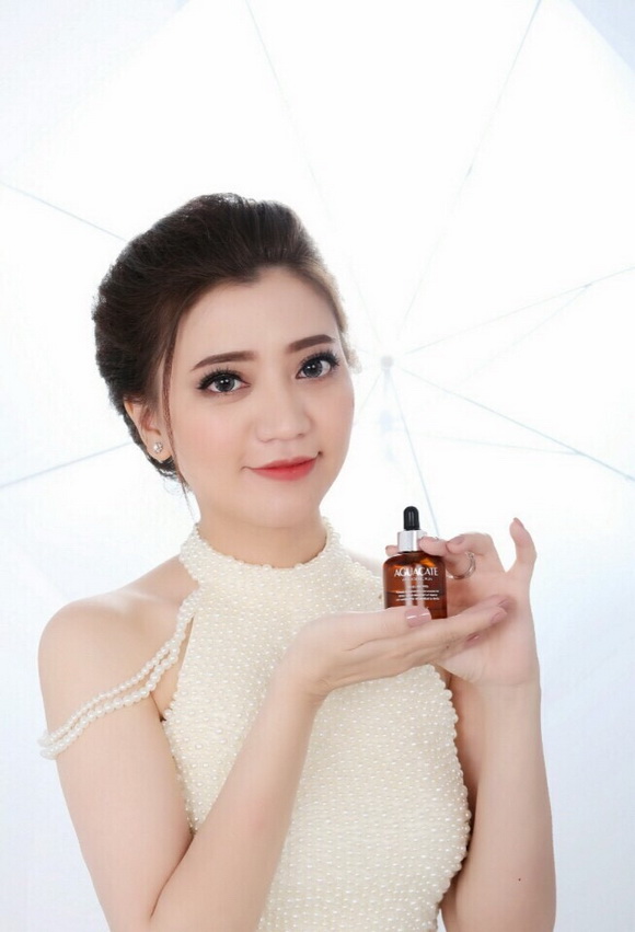 Kelly Nguyễn, Mỹ phẩm Skinaz, Skinaz