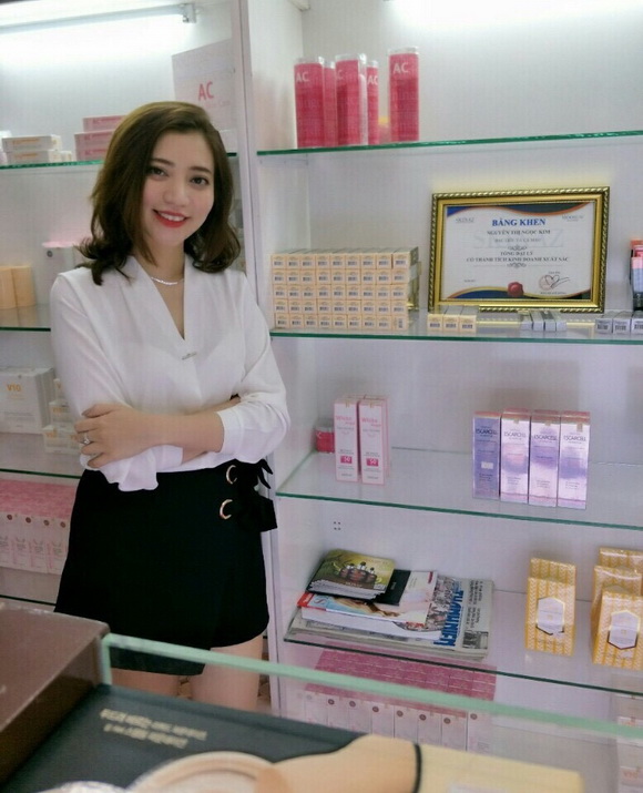 Kelly Nguyễn, Mỹ phẩm Skinaz, Skinaz