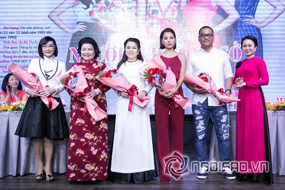 Doanh nhân Thân thiện Thu Thuỷ vô cùng duyên dáng trong tà Áo Dài trắng tại sự kiện họp báo “Người Đẹp Công Sở 2017” 0 Doanh nhân Thân thiện Thu Thuỷ, Doanh nhân Phan Thị Thu Thuỷ, Phan Thị Thu Thuỷ, Người Đẹp Công Sở 2017