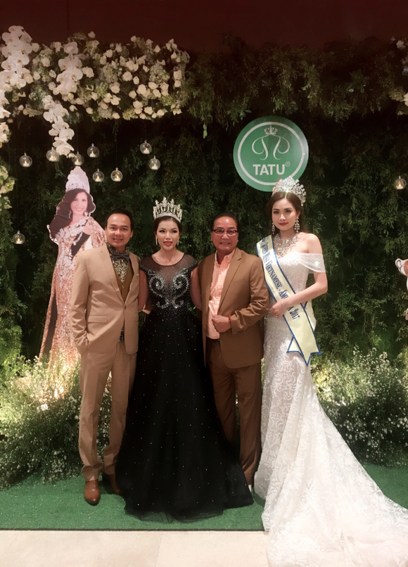 Á hậu Uyên Huỳnh, hoa hậu Hồng Thy, Emy Ngọc Nhi, Sao Việt