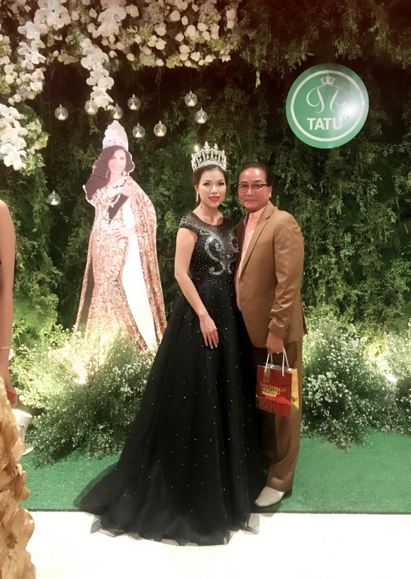 Á hậu Uyên Huỳnh, hoa hậu Hồng Thy, Emy Ngọc Nhi, Sao Việt