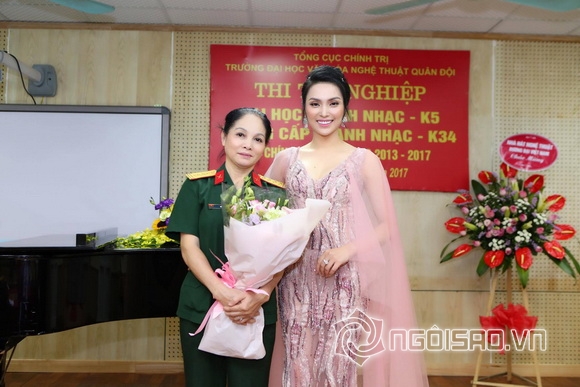 Nữ hoàng tài năng Huyền Sâm, Huyền Sâm, Sao Việt