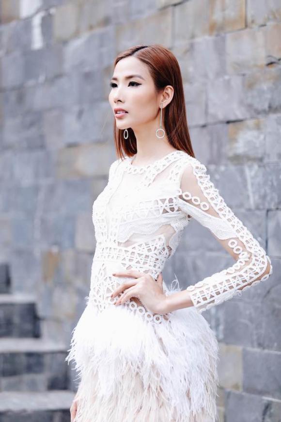 sao việt, hoàng thùy, hoàng thùy tập 3 the face, hlv hoàng thùy đeo giày cao gót, hoàng thùy đeo giày cao gót tập gym