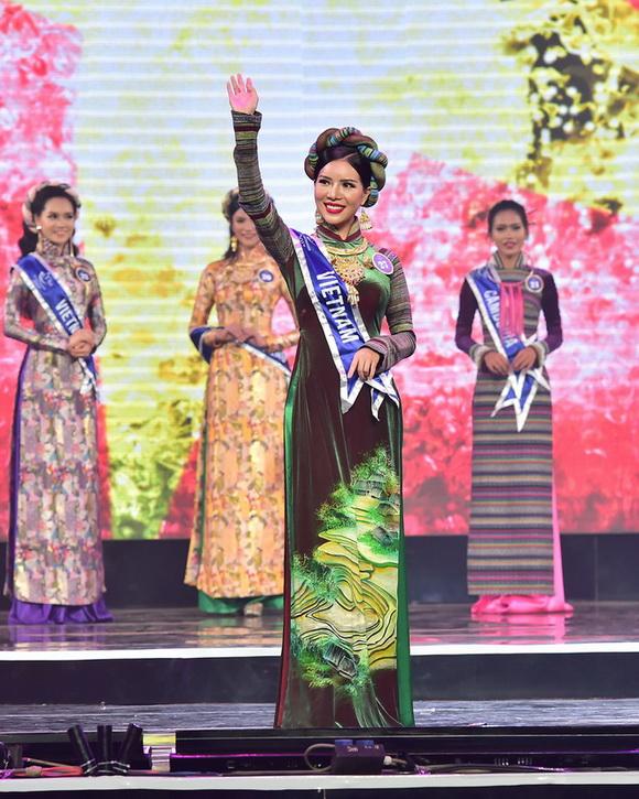 BST Duyên dáng Asean, NTK Thiệu Vy, Áo dài việt