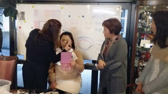 giam-can-khong-phau-thuat-67-3-ngoisao.vn-w580-h326 7 Nghệ nhân Tajima Midori, Phương pháp điêu khắc vóc dáng vận dụng khí công