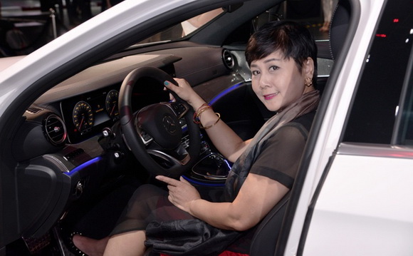 Mercedes-Benz Fascination, Lưu Hương Giang, Sao Việt