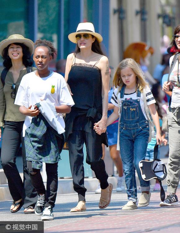 Angelina Jolie và các con,vẻ đẹp của Angelina Jolie, angelina jolie gợi cảm, sao Hollywood