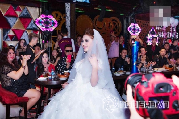 Lâm Khánh Chi, Lâm Khánh Chi váy cưới, Lâm Khánh Chi và bạn trai