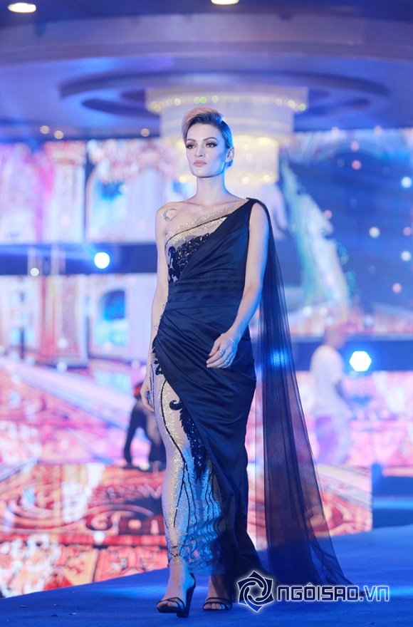 Nhà thiết kế Tuyết Lê, thời trang Tuyết Lê, Dạ hội Tuyết Lê, Hoàng Yến, Phan Thị Mơ, Đặng Thu Thảo