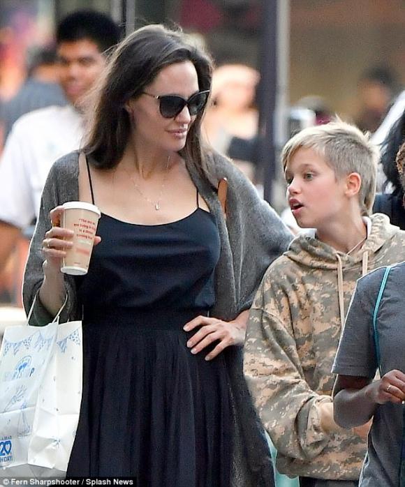 Actress Angelina Jolie, beautiful Angelina Jolie, young Angelina Jolie, Hollywood star