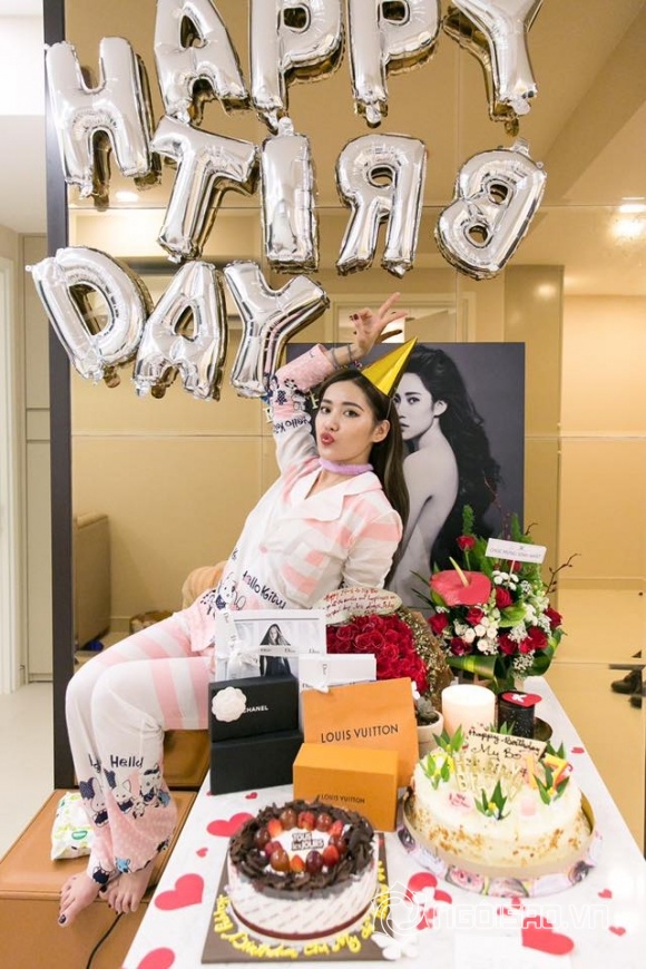 Hot girl và hot boy Việt, Hot girl và hot boy Việt tháng 8, tin tức Hot girl và hot boy Việt 