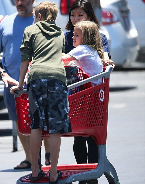 ,Shiloh Jolie Pitt,Vivienne,Con gái Angelina Jolie, shiloh và vivienne 