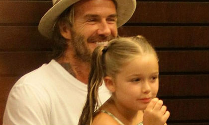 chuyện làng sao,sao Hollywood,Harper Seven Beckham,con gái David Beckham,bé Harper xinh xắn,Harper thời trang