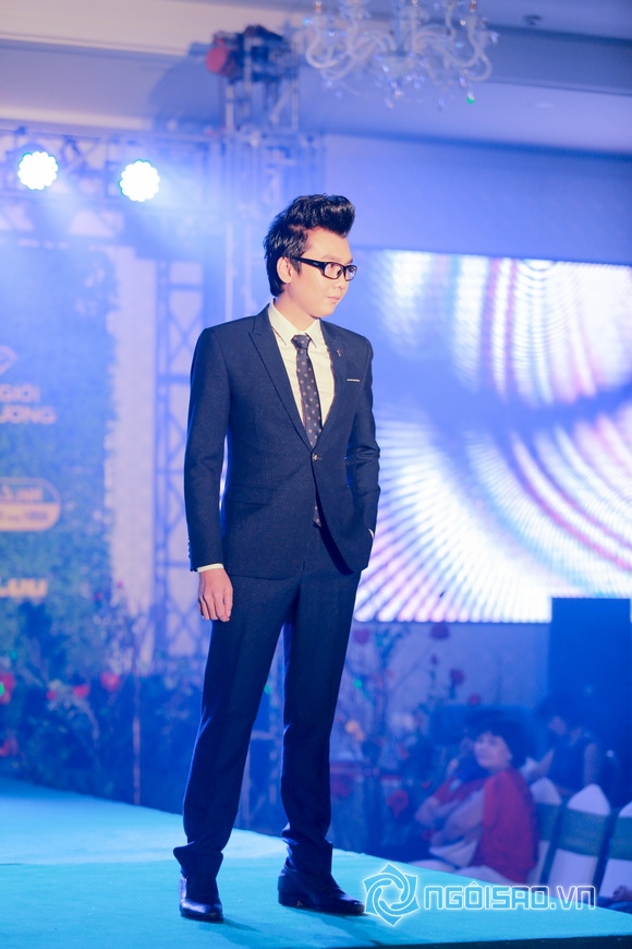 Ký Quốc Đạt, Á vương Ký Quốc Đạt, Triển lãm cưới, Sao Việt