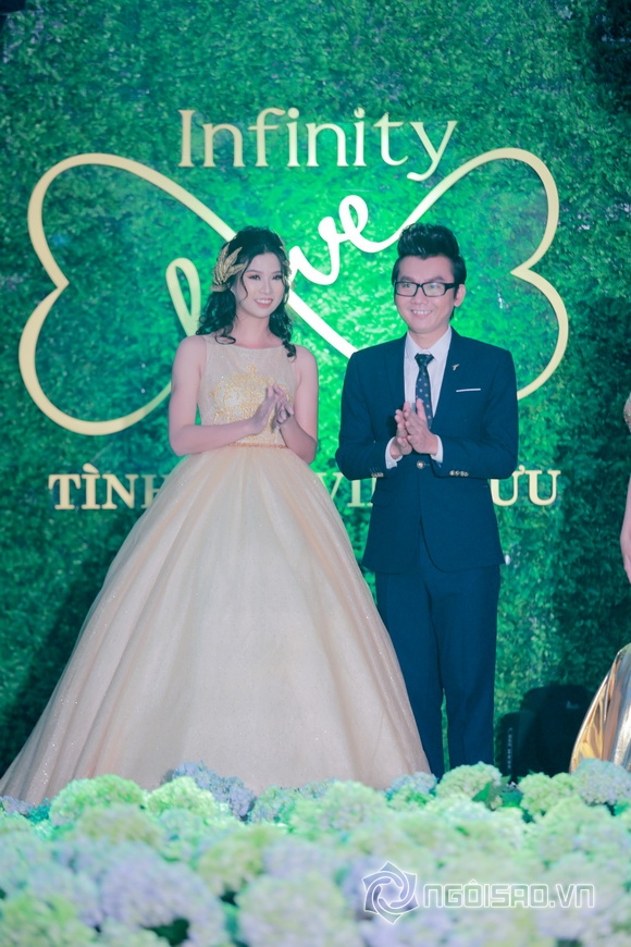 Ký Quốc Đạt, Á vương Ký Quốc Đạt, Triển lãm cưới, Sao Việt