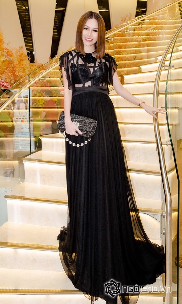 hoa-hau-bui-thi-ha-168-10-ngoisao.vn-w580-h970 1 Ms Universe Business 2017, Hoa hậu Bùi Thị Hà, Sao Việt