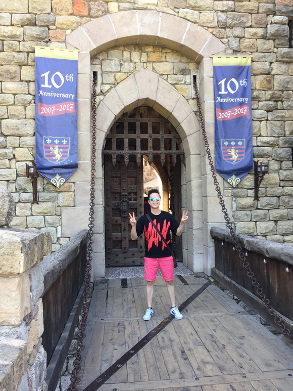 Nhật Tinh Anh, Sao Việt, Lâu đài Castello di Amorosa