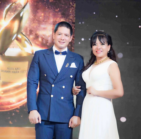 a-khoi-thanh-huong-208-3-ngoisao.vn-w580-h573 23 Á khôi Thanh Hương, Doanh nhân Hồ Thị Thanh Hương, sao việt