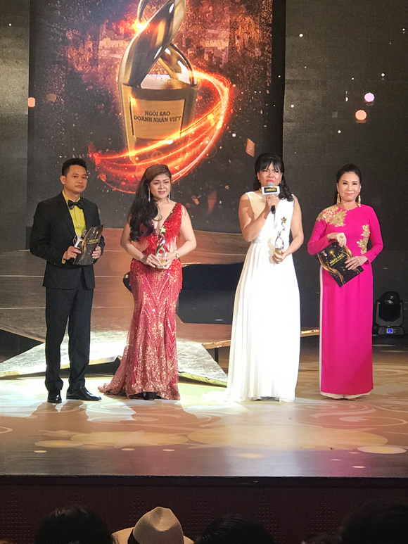 a-khoi-thanh-huong-208-5-ngoisao.vn-w580-h773 21 Á khôi Thanh Hương, Doanh nhân Hồ Thị Thanh Hương, sao việt