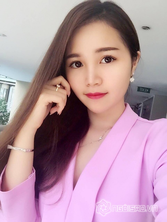 Huyền Sannie, Lương Ngọc Huyền, Huyền Sannie duyên dáng trong tà Áo Dài