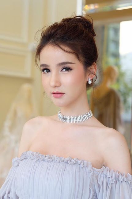  Hoa hậu chuyển giới Thái Lan, tân  Hoa hậu chuyển giới Thái Lan,  Hoa hậu chuyển giới Thái Lan 2017, Yoshi Rinrada Thurapan
