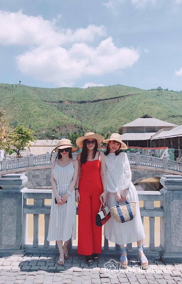 Angela Phương Trinh, Angela Phương Trinh và mẹ, Angela Phương Trinh và em gái, bố của Angela Phương Trinh,chuyện làng sao,sao Việt