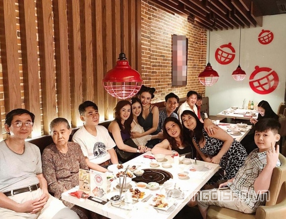 Angela Phương Trinh, Angela Phương Trinh và mẹ, Angela Phương Trinh và em gái, bố của Angela Phương Trinh,chuyện làng sao,sao Việt
