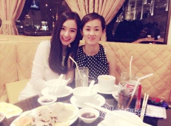 Angela Phương Trinh, Angela Phương Trinh và mẹ, Angela Phương Trinh và em gái, bố của Angela Phương Trinh,chuyện làng sao,sao Việt
