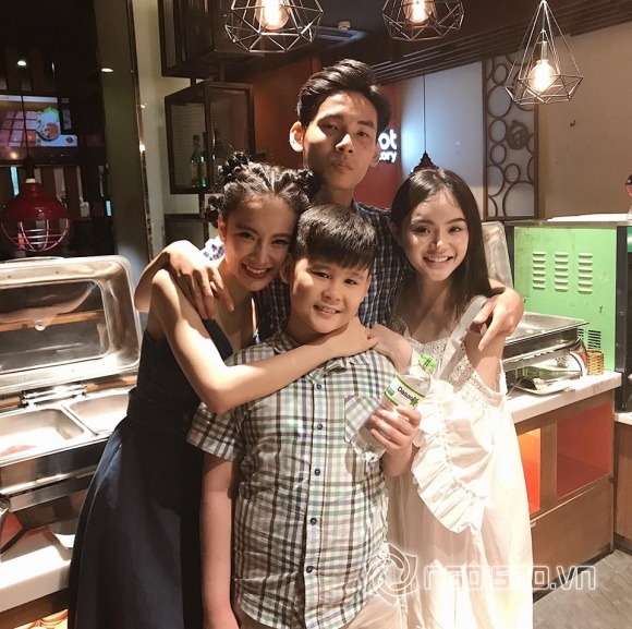 Angela Phương Trinh, Angela Phương Trinh và mẹ, Angela Phương Trinh và em gái, bố của Angela Phương Trinh,chuyện làng sao,sao Việt
