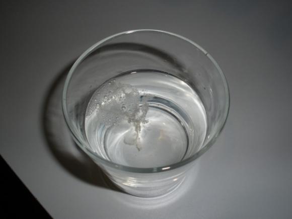 nấm Candida, nấm sinh dục, nhiễm nấm sinh dục, nhiễm nấm, nhiễm nấm Candida, bài kiểm tra nhiễm nấm, nhổ nước bọt vào cốc nước,chăm sóc sức khỏe