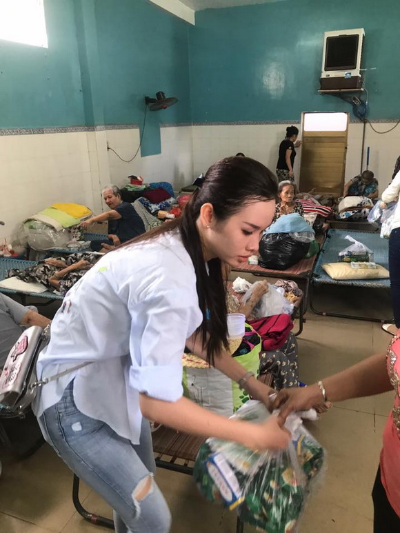 Thanh Trang, Hoa hậu hoàn vũ 2017, sao việt