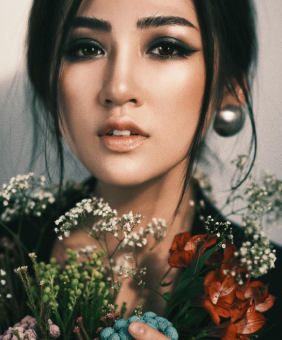 chuyện làng sao,sao Việt,sao thẩm mỹ,Tú Anh,Á hậu Tú Anh,showbiz Việt,phẫu thuật thẩm mỹ