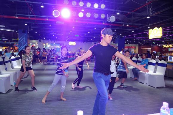 nhạc kịch thiếu nhi, nhạc kịch 100% made in Vietnam, Biên đạo múa Tấn Lộc