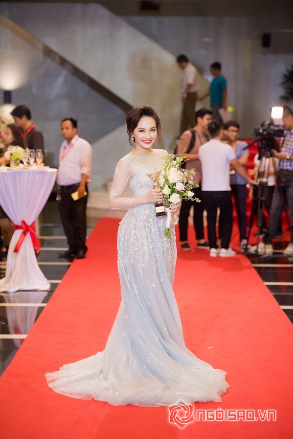 VTV Awards 2017,hoa hậu mỹ linh,diễn viên nhã phương,diễn viên đan lê,thời trang sao,sao Việt