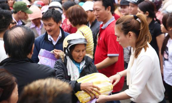 Minh Vượng, NTK Đức Hùng, MC Anh Tuấn, sao Việt