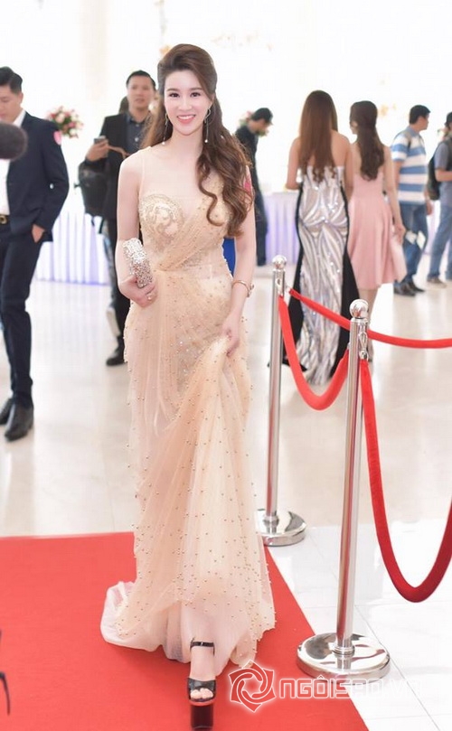 do-vivi-139-10-ngoisao.vn-w500-h809 1 Hotgirl Đỗ Vivi, Nữ hoàng doanh nhân đất Việt 2017, sao việt