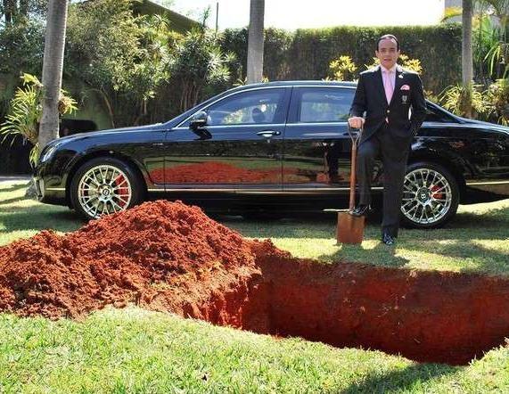 Bỏ đống tiền mua siêu xe Bentley, siêu xe Bentley, đem chôn siêu xe ở sân sau,tin tức,tin trong ngày