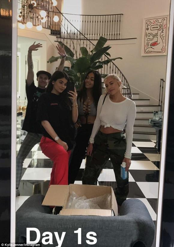 em gái Kim Kardashian, em gái Kim Kardashian mang bầu, Kylie Jenner