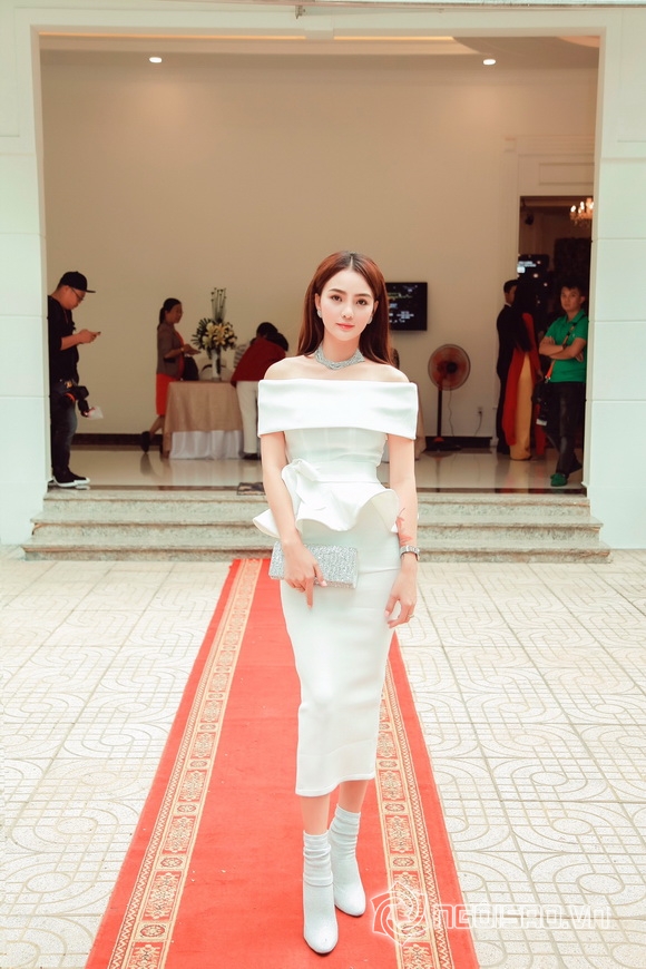 Vi Nhan Ngọc, Hotgirl Vi Nhan Ngọc, ca sĩ Vi Nhan Ngọc, sao việt