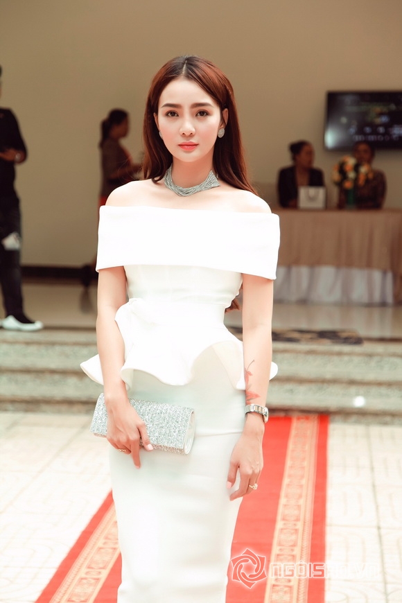 Vi Nhan Ngọc, Hotgirl Vi Nhan Ngọc, ca sĩ Vi Nhan Ngọc, sao việt