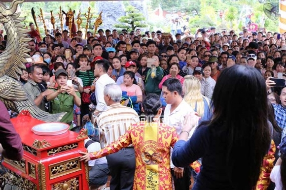 chuyện làng sao,sao Việt,Hoài Linh