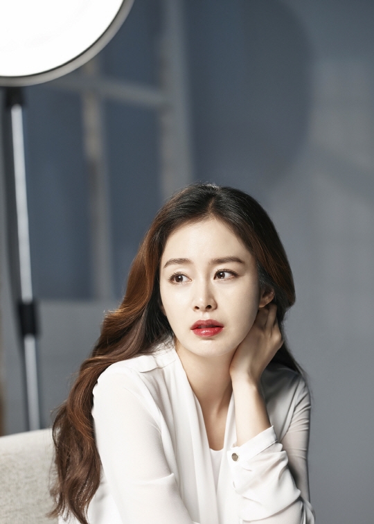 chuyện làng sao,nữ diễn viên kim tae hee,nữ diễn viên song hye kyo,Shin Min Ah đẹp tự nhiên,suzy đẹp mong manh,Hyeri,Seolhyun, sao Hàn