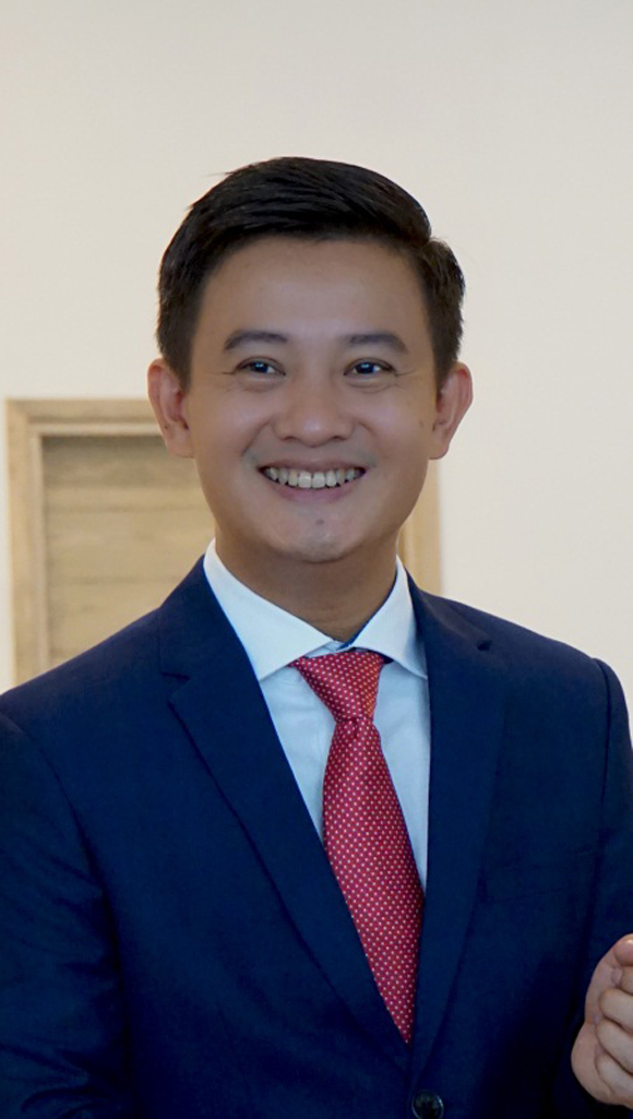 migroup-510-1-ngoisao.vn-w580-h1025 2 MiGroup, Hoa hậu Hoàn Vũ Việt Nam 2017, Tiến sĩ Đinh Minh