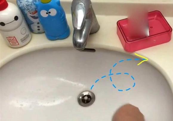 mẹo lấy sạch tóc mắc trong lỗ thoát nước bồn rửa, làm sạch lỗ thoát nước bồn rửa, lấy sạch tóc bằng 1 cái ống hút,tin tức,làm sao