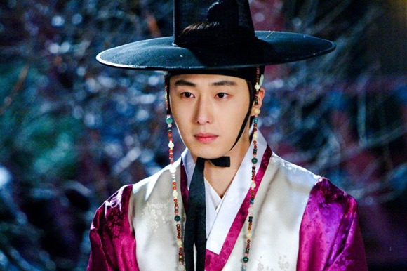Jung Il Woo, sao Hàn, Mặt trăng ôm mặt trời, chuyện làng sao