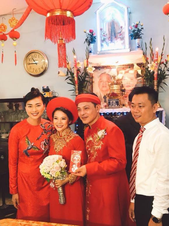 chuyện làng sao,nữ diễn viên ngô thanh vân, ngô thanh vân kết hôn, ngô thanh vân áo dài đỏ, ngô thanh vân trong lễ rước dâu, sao Việt 