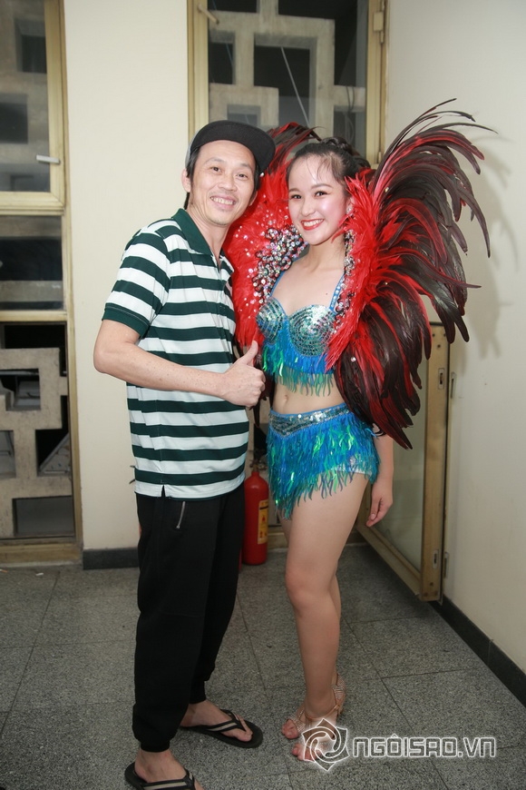 Danh hài hoài linh,nghệ sĩ ưu tú hoài linh,liveshow hồ quang 8