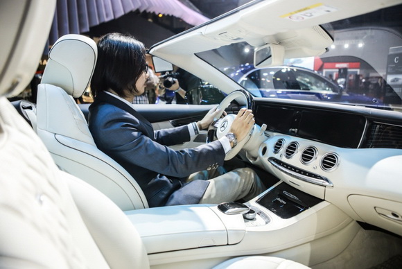 ninh-duong-lan-ngoc-2710-5-ngoisao.vn-w580-h388 3 Ninh Dương Lan Ngọc, Mercedes-Benz, sao việt
